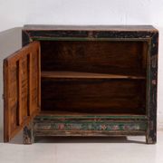 Buffet ancien peint en bois de pin – Chine, circa 1930
