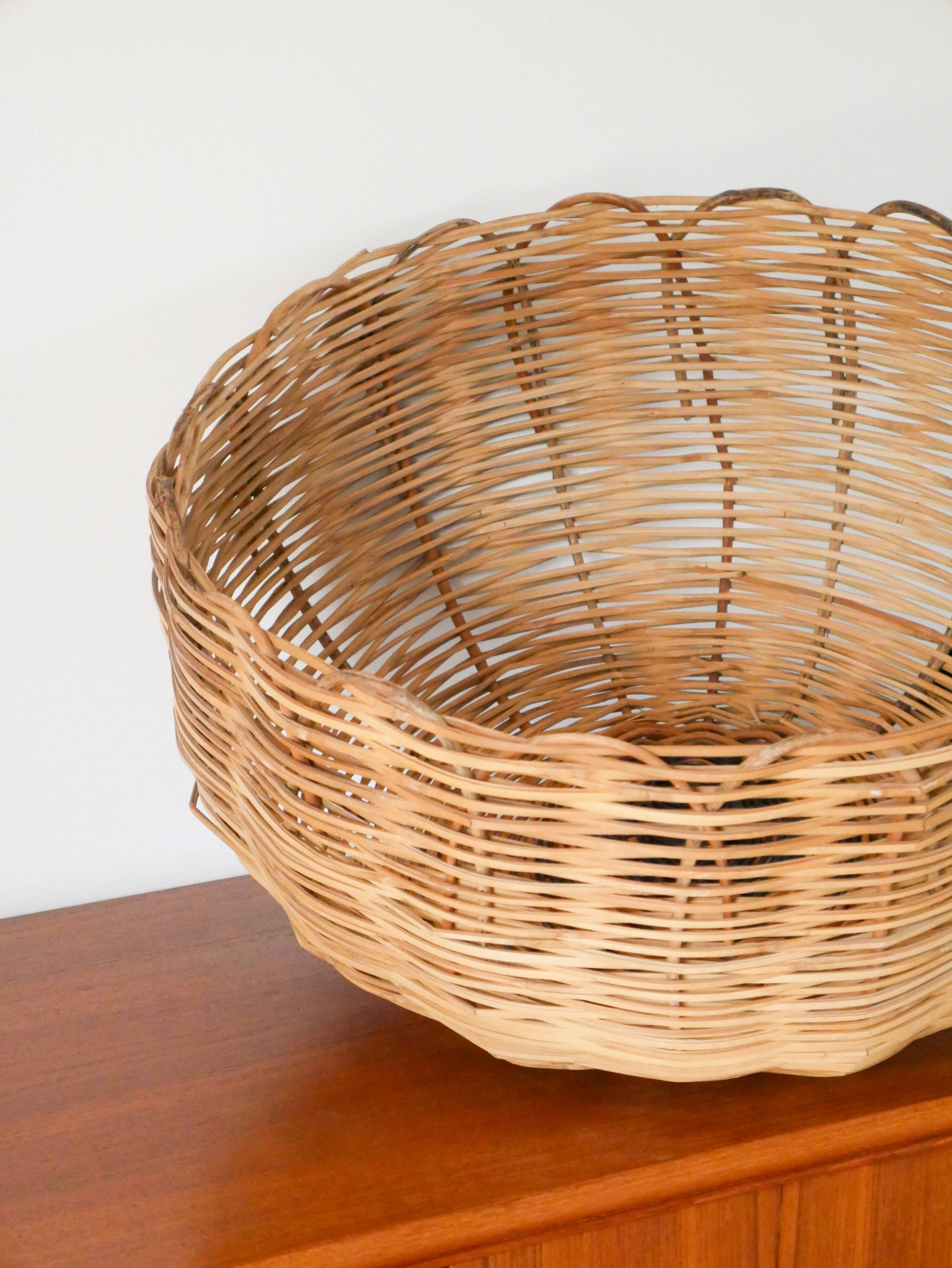 Giant wicker pendant light, round shape, 1970 - 54 X 34 cm