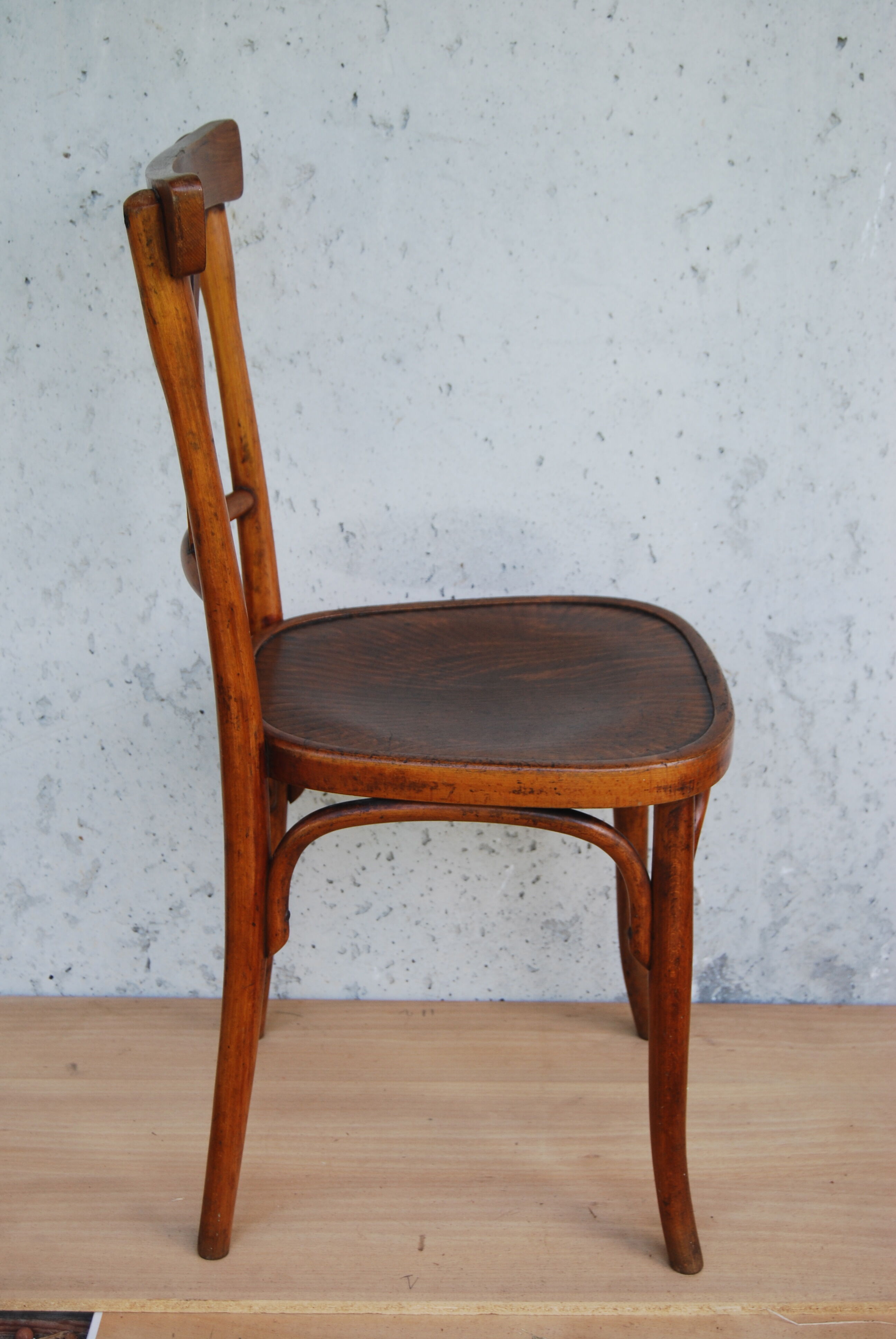 Curved wooden bistro chair J & J Kohn