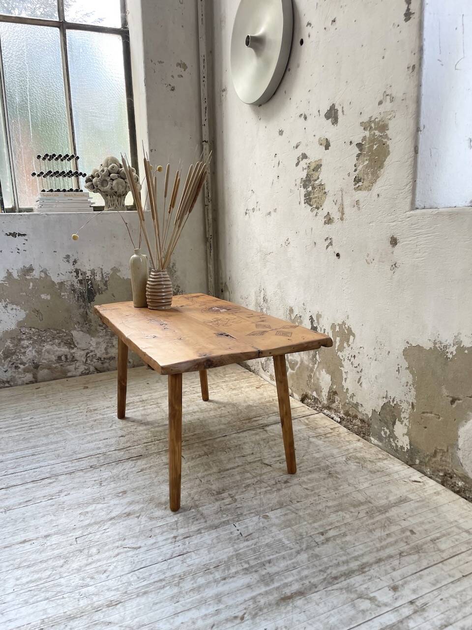 Popular art coffee table Switzerland 1900