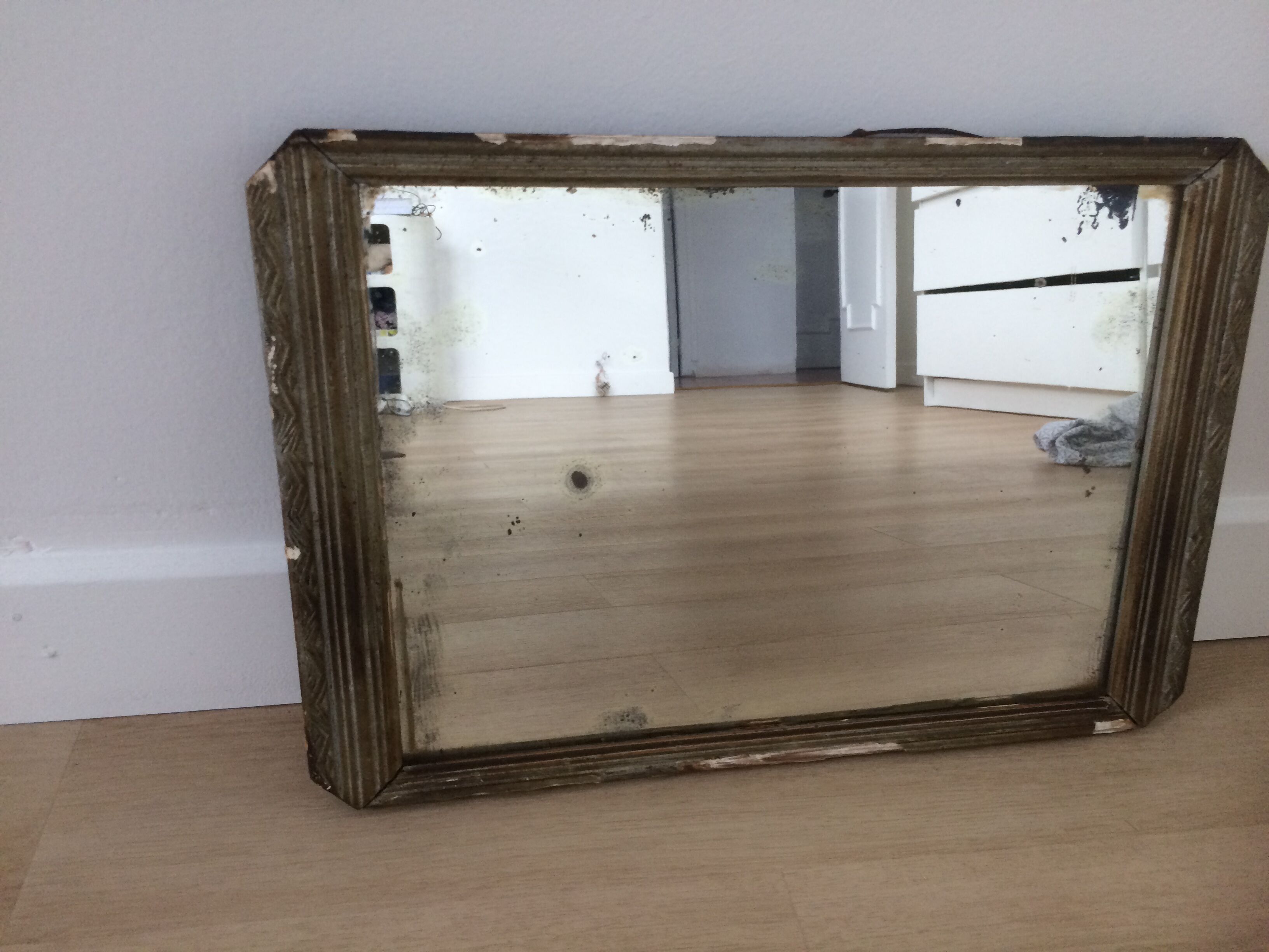 Former mirror in plaster and wood 39x26cm