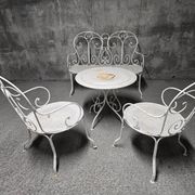 Salon de jardin ancien en fer forgé, début du XXe siècle