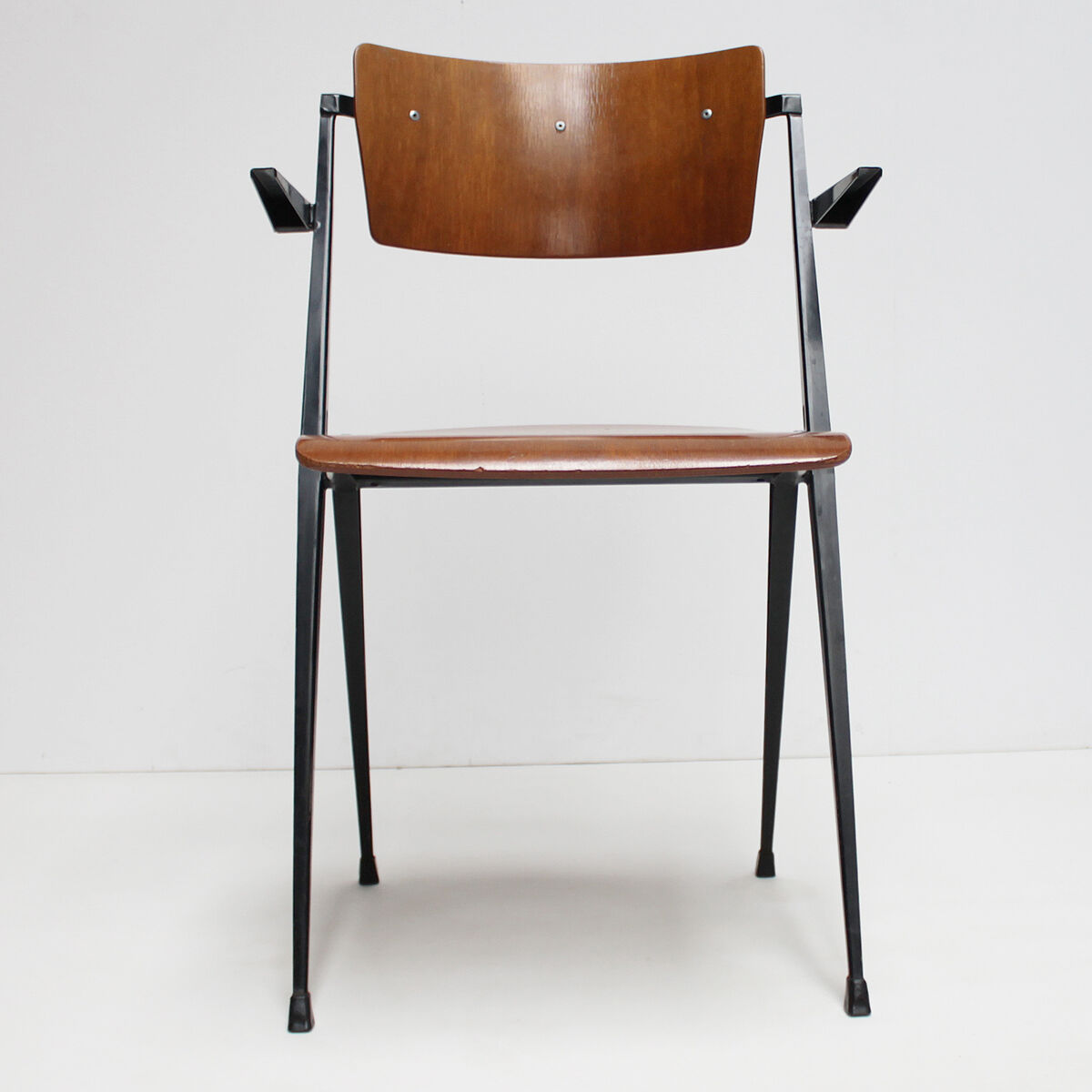 Pyramid armchair by Wim Rietveld for De Cirkel
