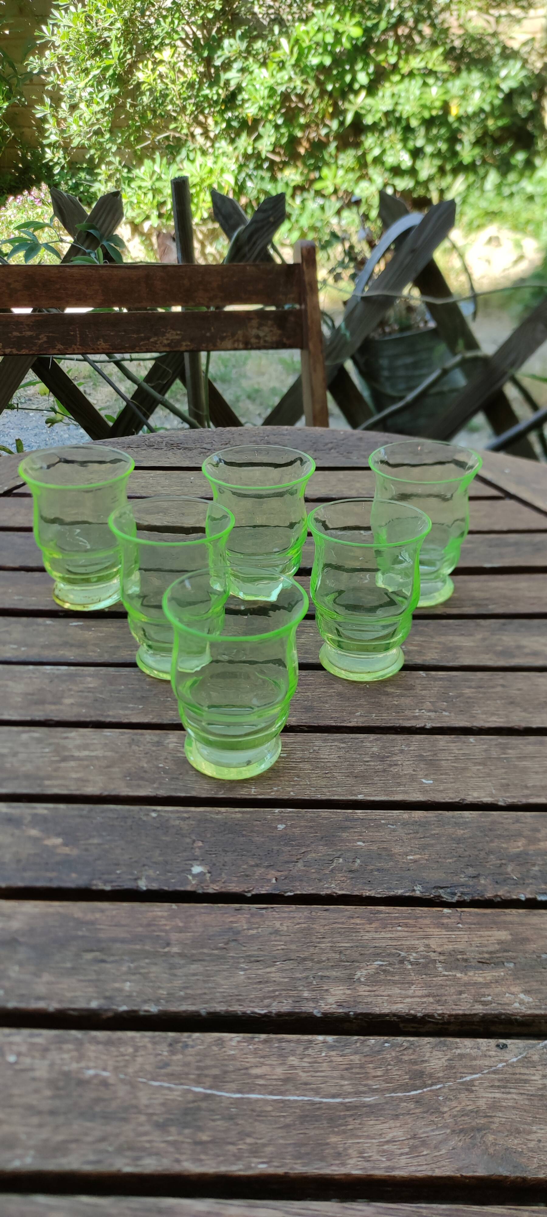 6 glasses of uralegrass liqueur