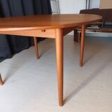 Scandinavian round table