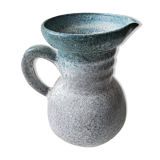 Pichet en céramique émaillée verte signé Accolay