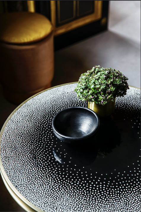 Table trevise - black and white - red edition