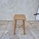 Tabouret ancien en bois massif