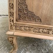 Commode vintage basse Padouk Massif sculpté 1950