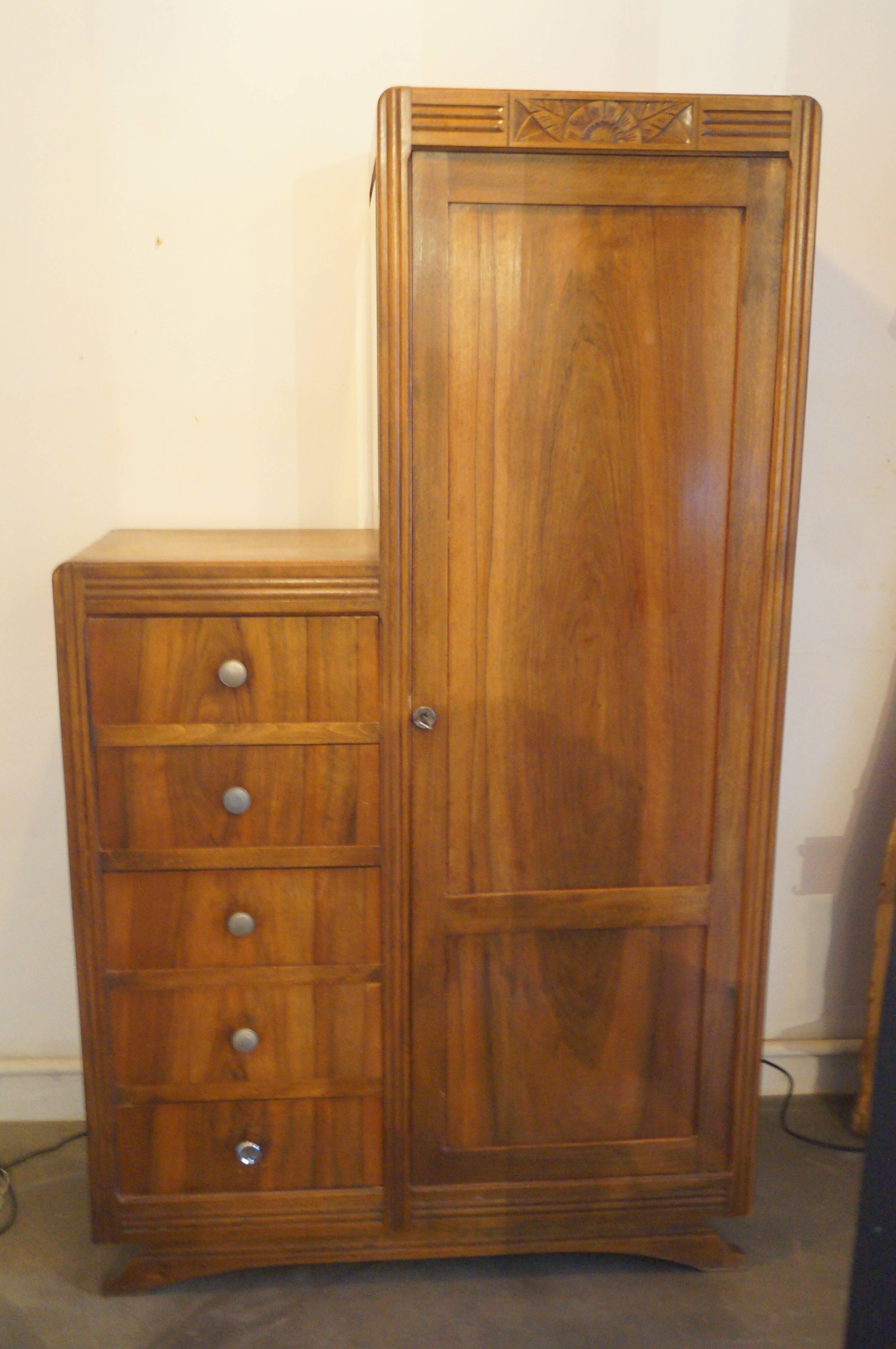 Armoire asymétrique 1940