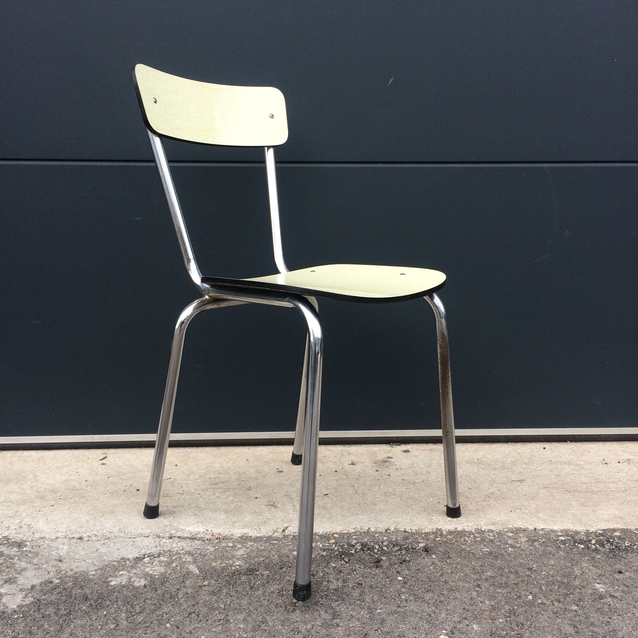 Straw yellow formica Chair