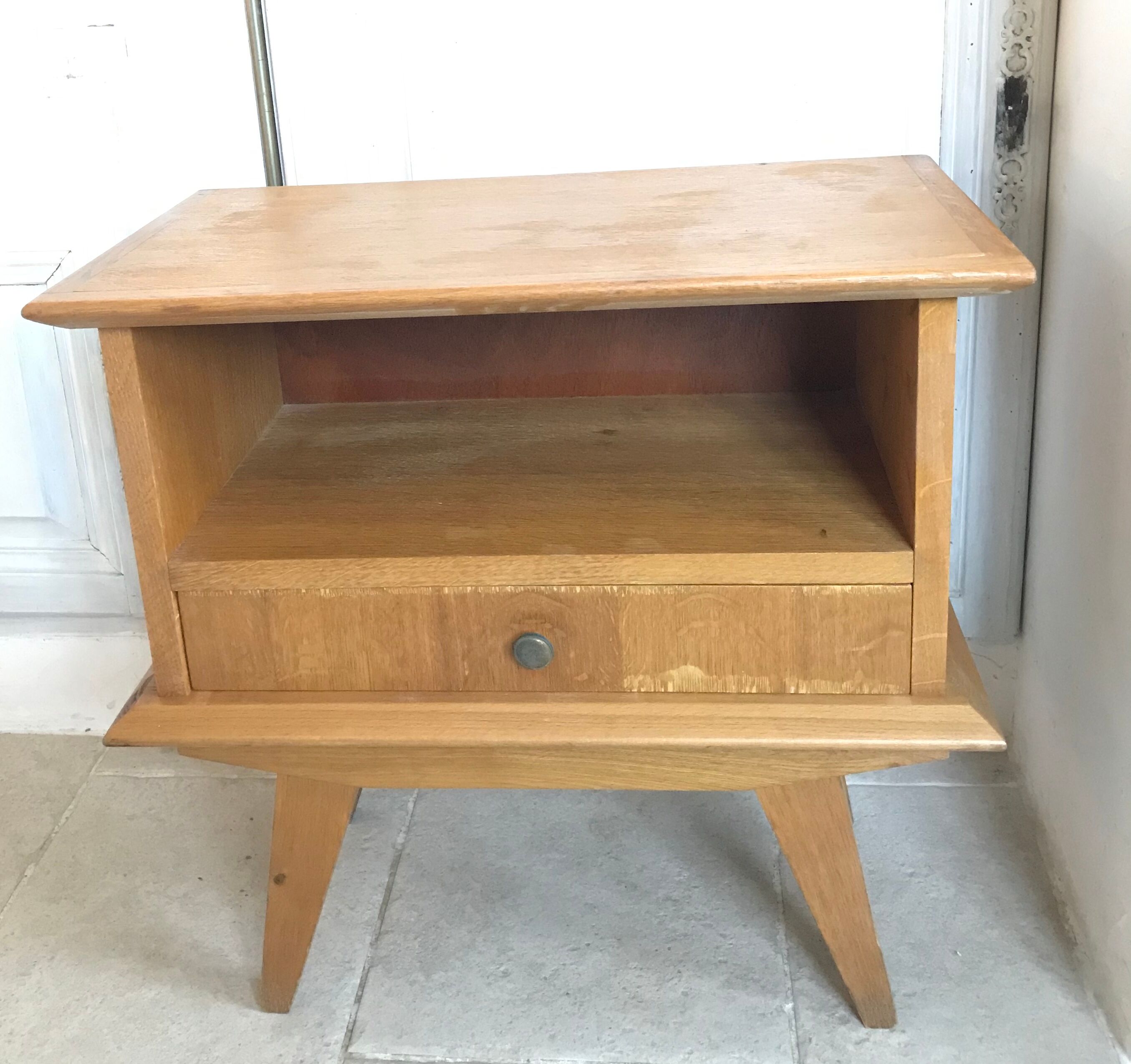 Bedside table foot compass 50