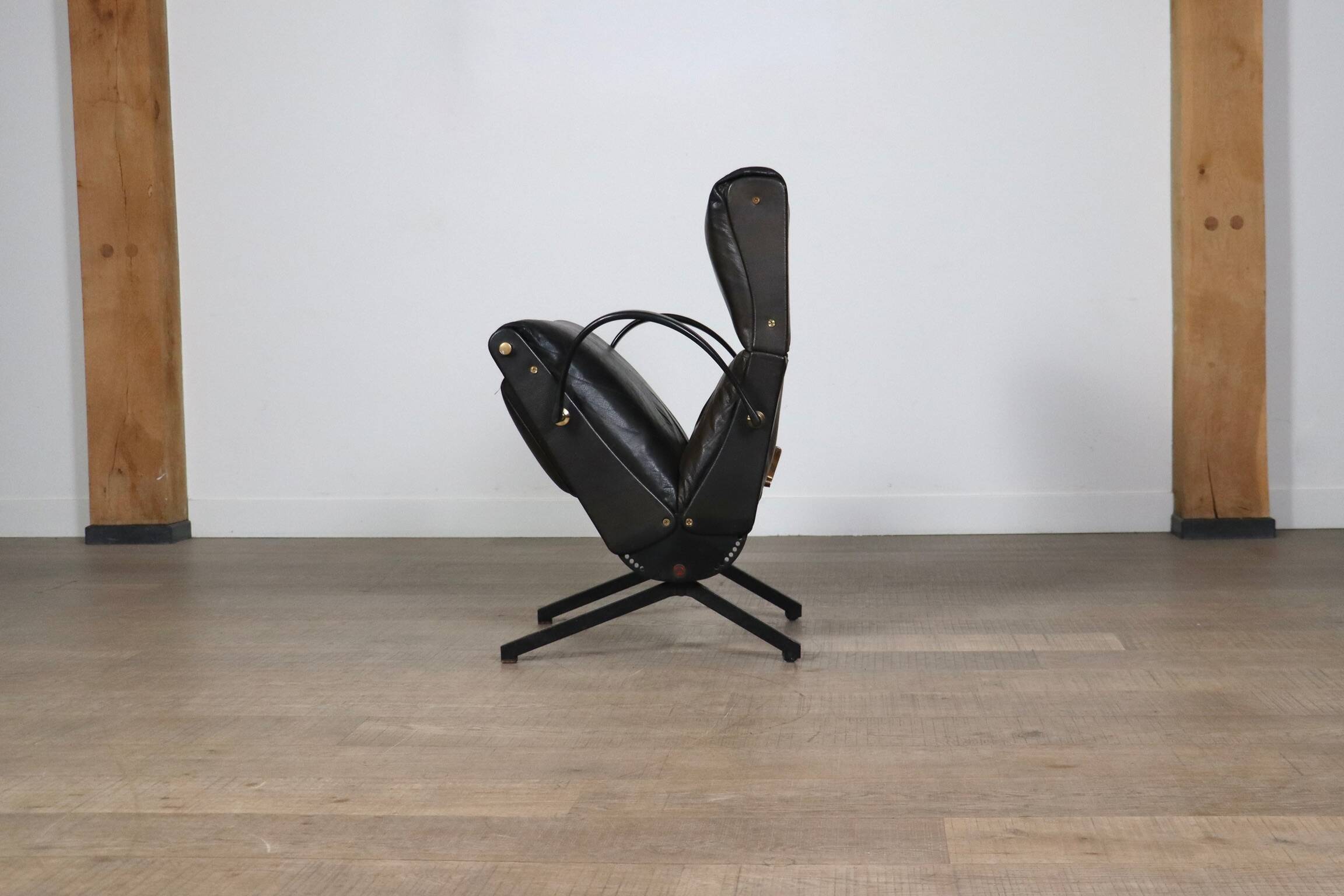 P40 Lounge Chair By Osvaldo Borsani For Tecno In Original Leather, Italy 1960s