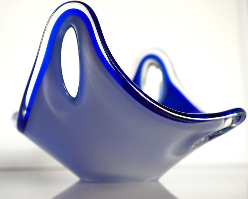 Glass art Coquille bowl by Paul Kedelv for Flygsfors