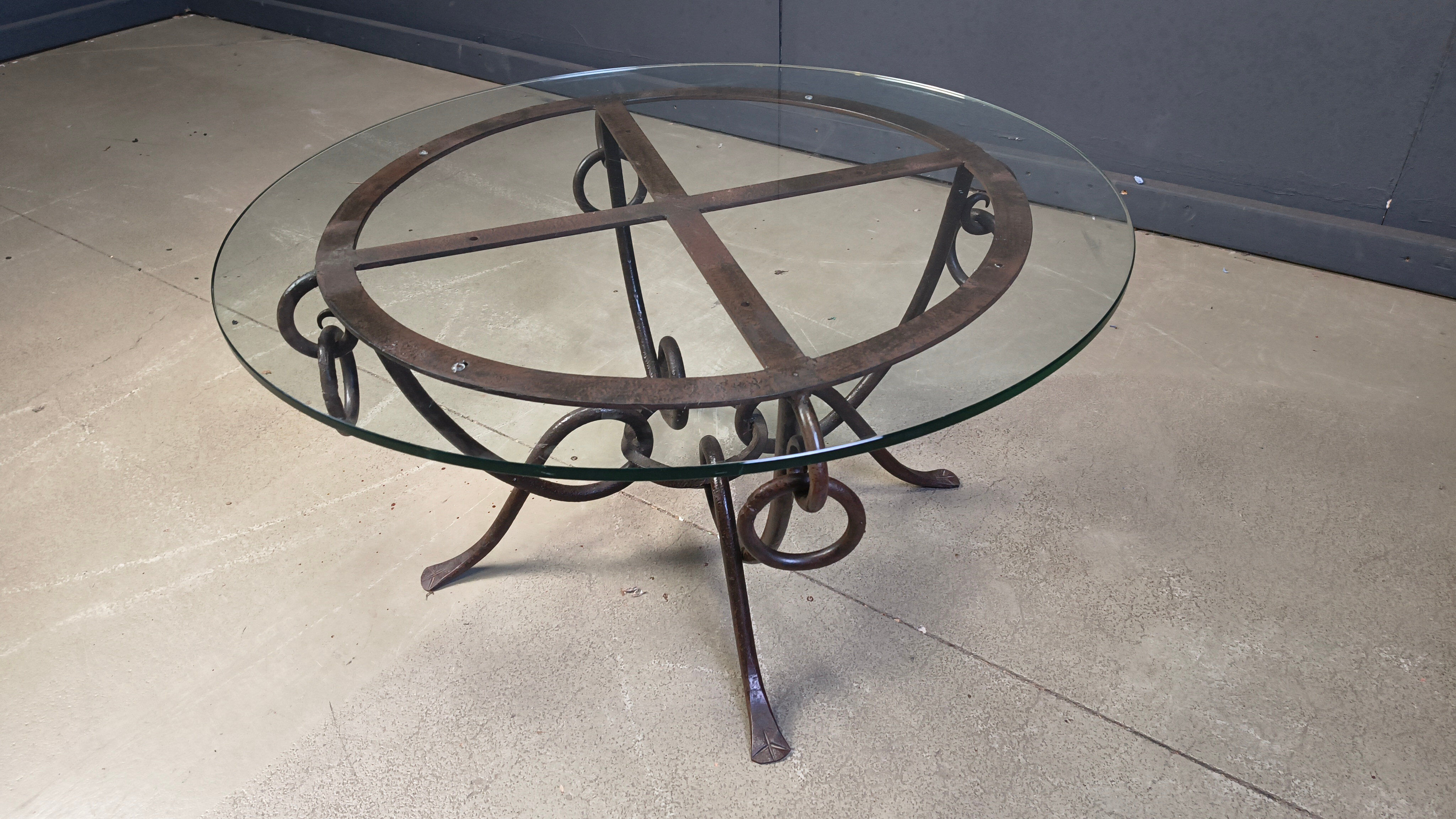 Table basse en fer forgé par René Drouet, années 1940.