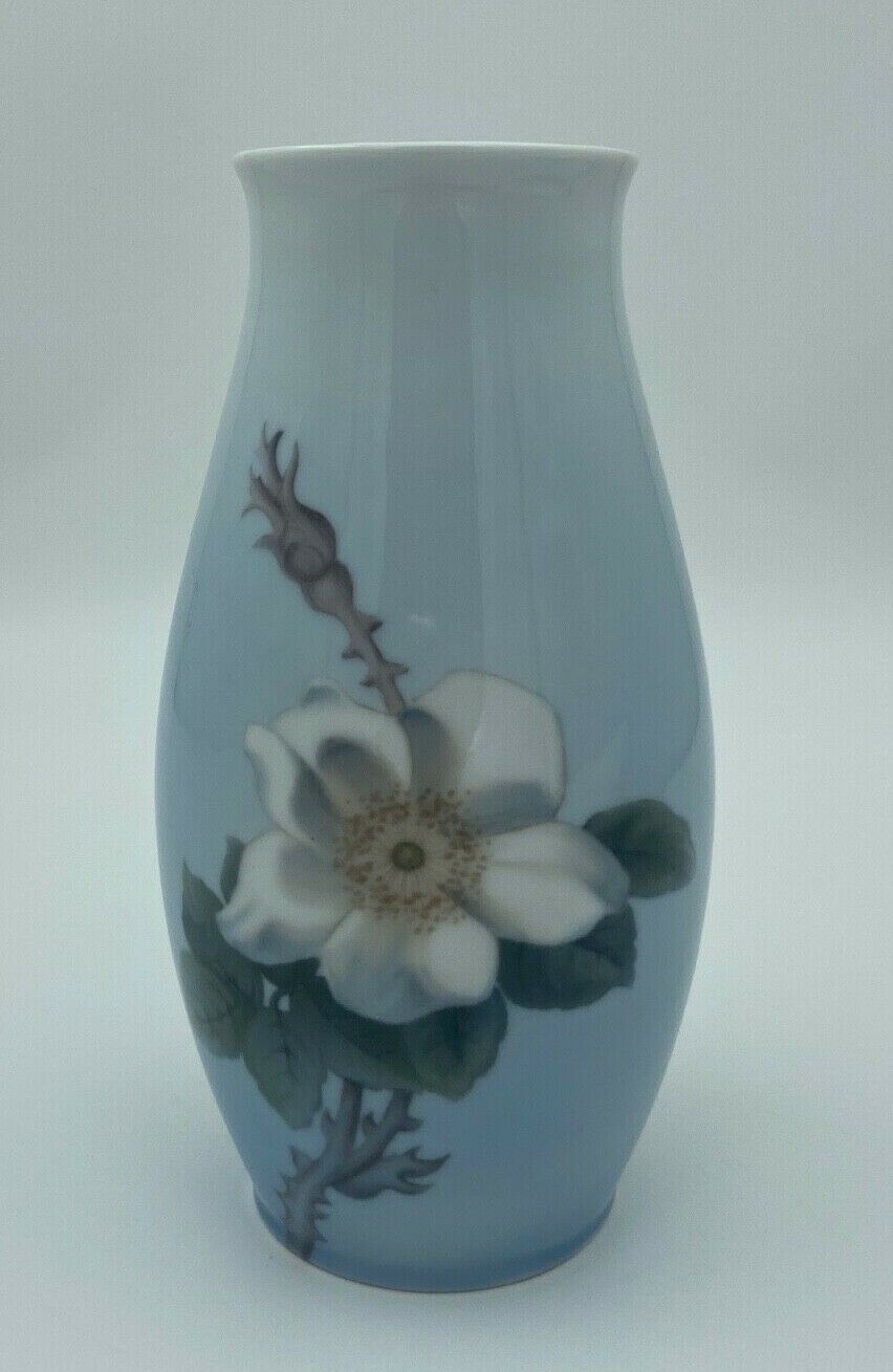 Porcelain vase bing and grondahl kjobenhavn made in denmark 8652249 gh