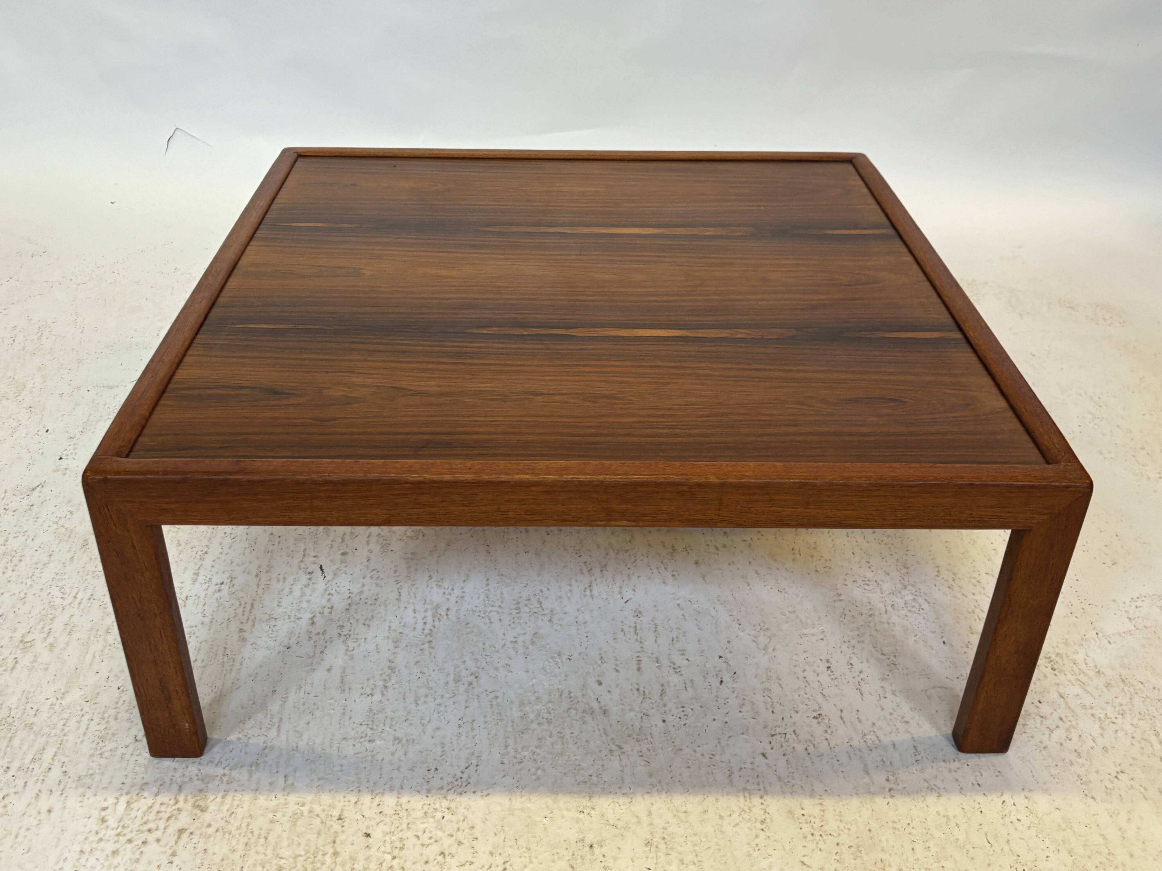 Vintage coffee table rosewood 70's design minimalist