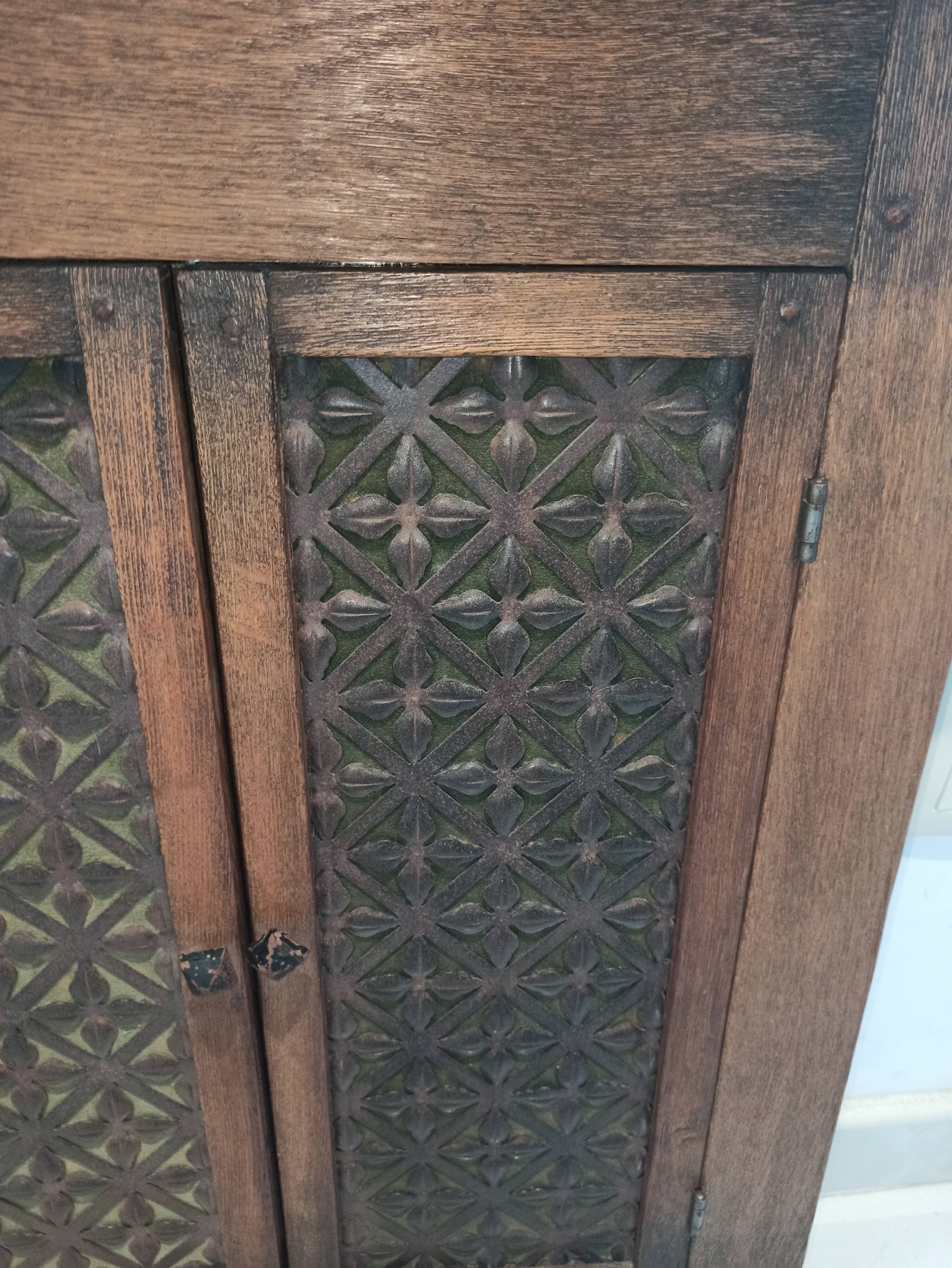 Trypic mirror, with tablet. Velvet and openwork metal braces
