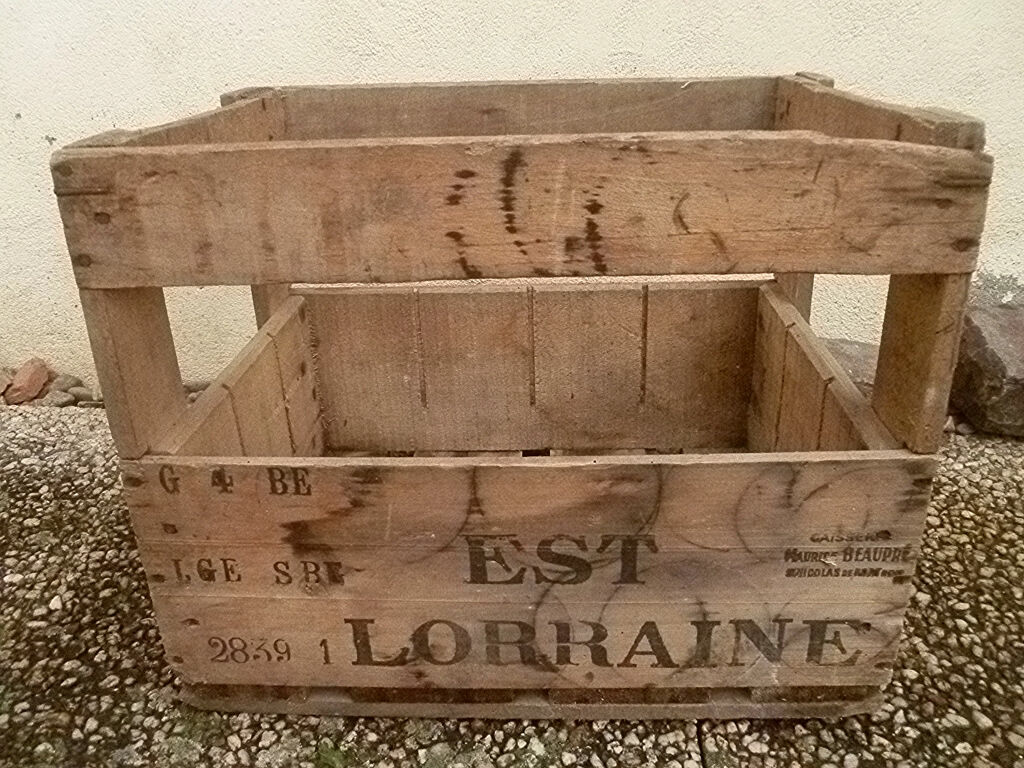 wooden box EST Lorraine