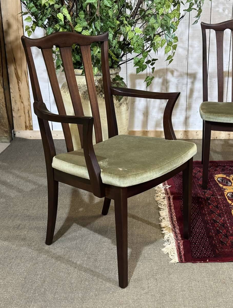 Suite de 4 chaises et 2 fauteuils anglais en acajou de la marque GPlan
