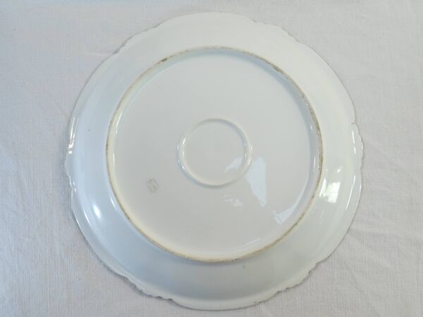 Paire de plats en porcelaine de lLimoges ''mandavy de mavaleix'' décor aux roses