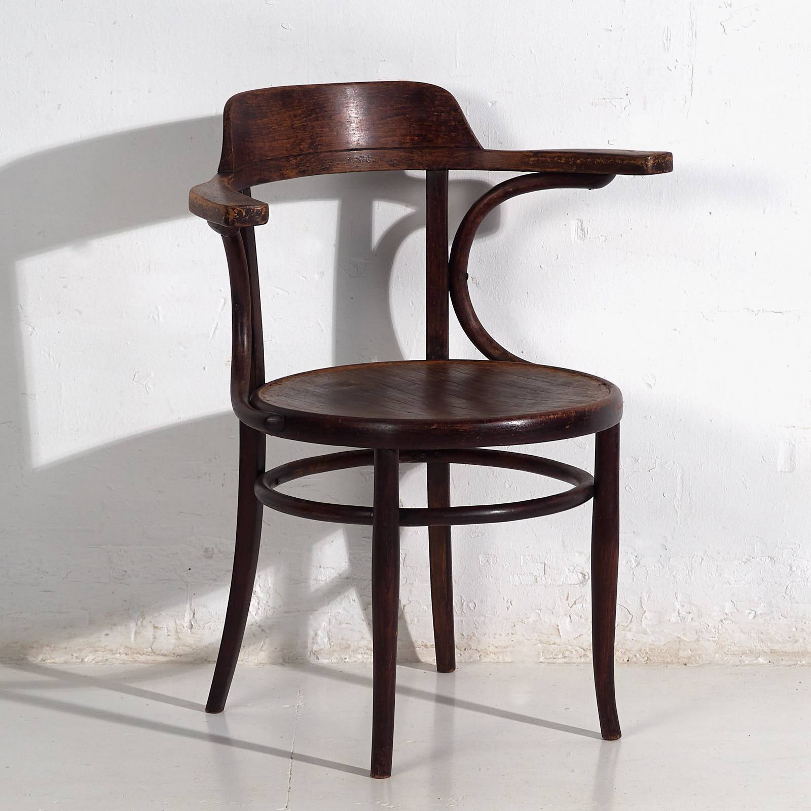 Antique chair with armrests (c.1920)