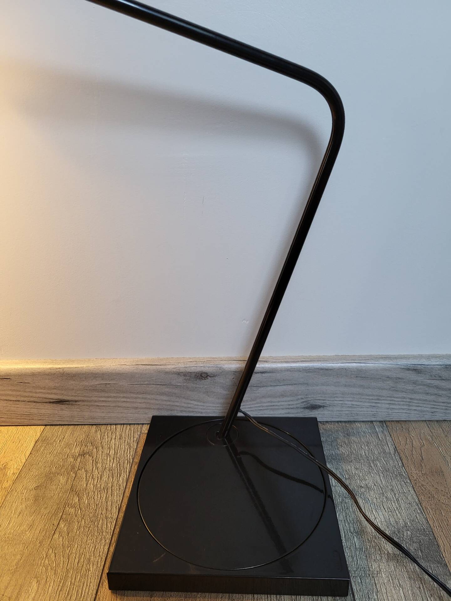Modern Scandinavian lamp "Ninety" Luxo / Designer / Shawn Littrel