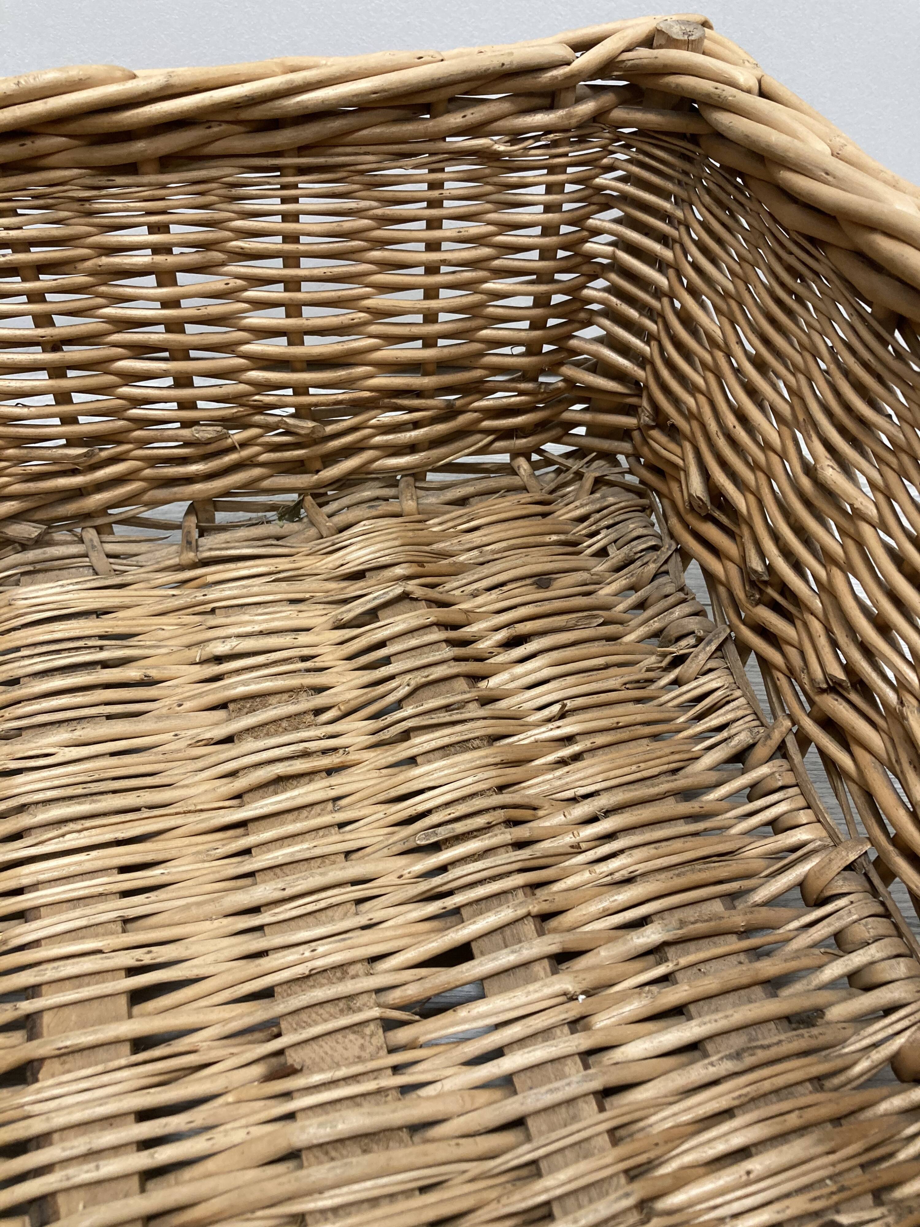 Panier en osier rectangle vintage