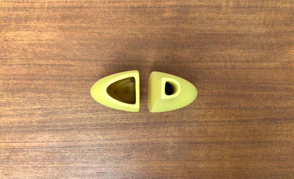 Set of 2 minimalist postmodern Italian vases by Bel Mondo, 1980s.