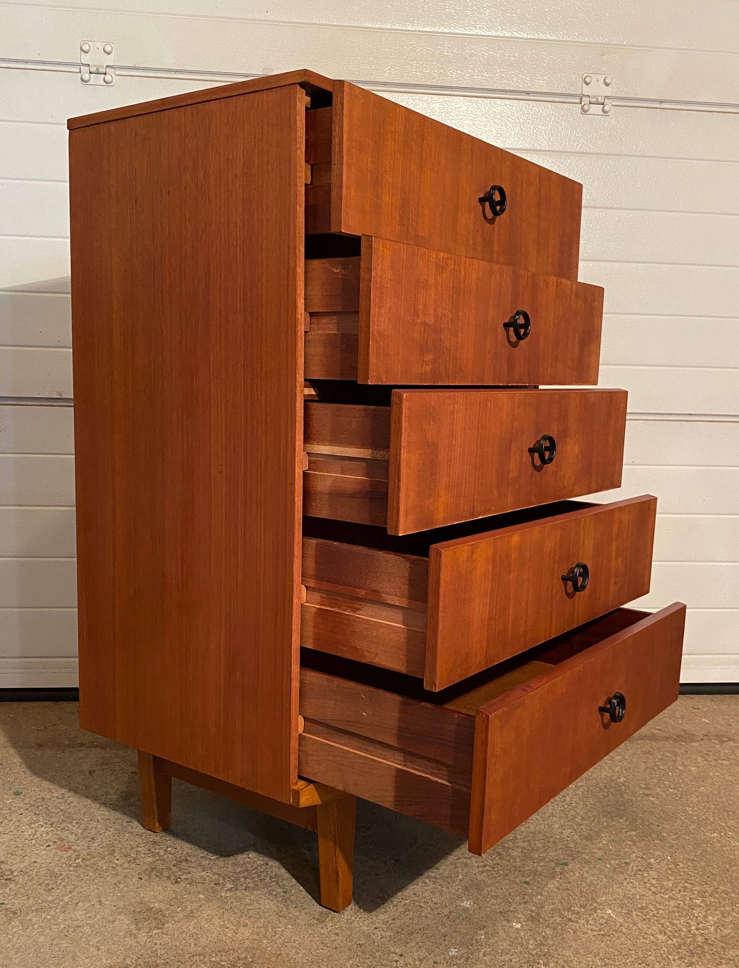 Vintage chest of drawers/weekly organizer