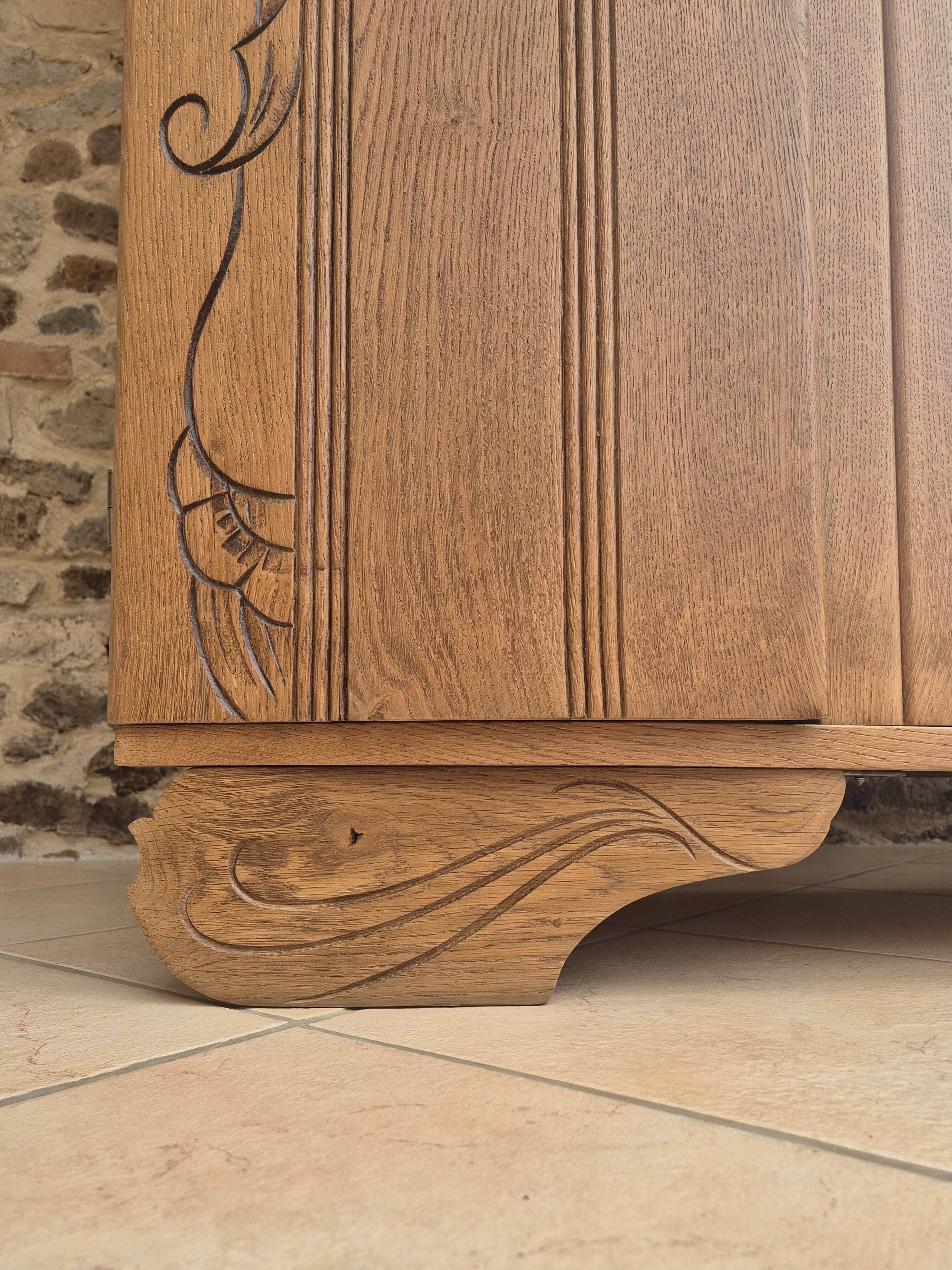 Art Deco cabinet