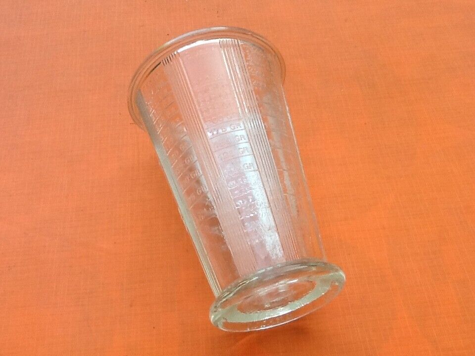 1950s graduated measuring glass made in france
