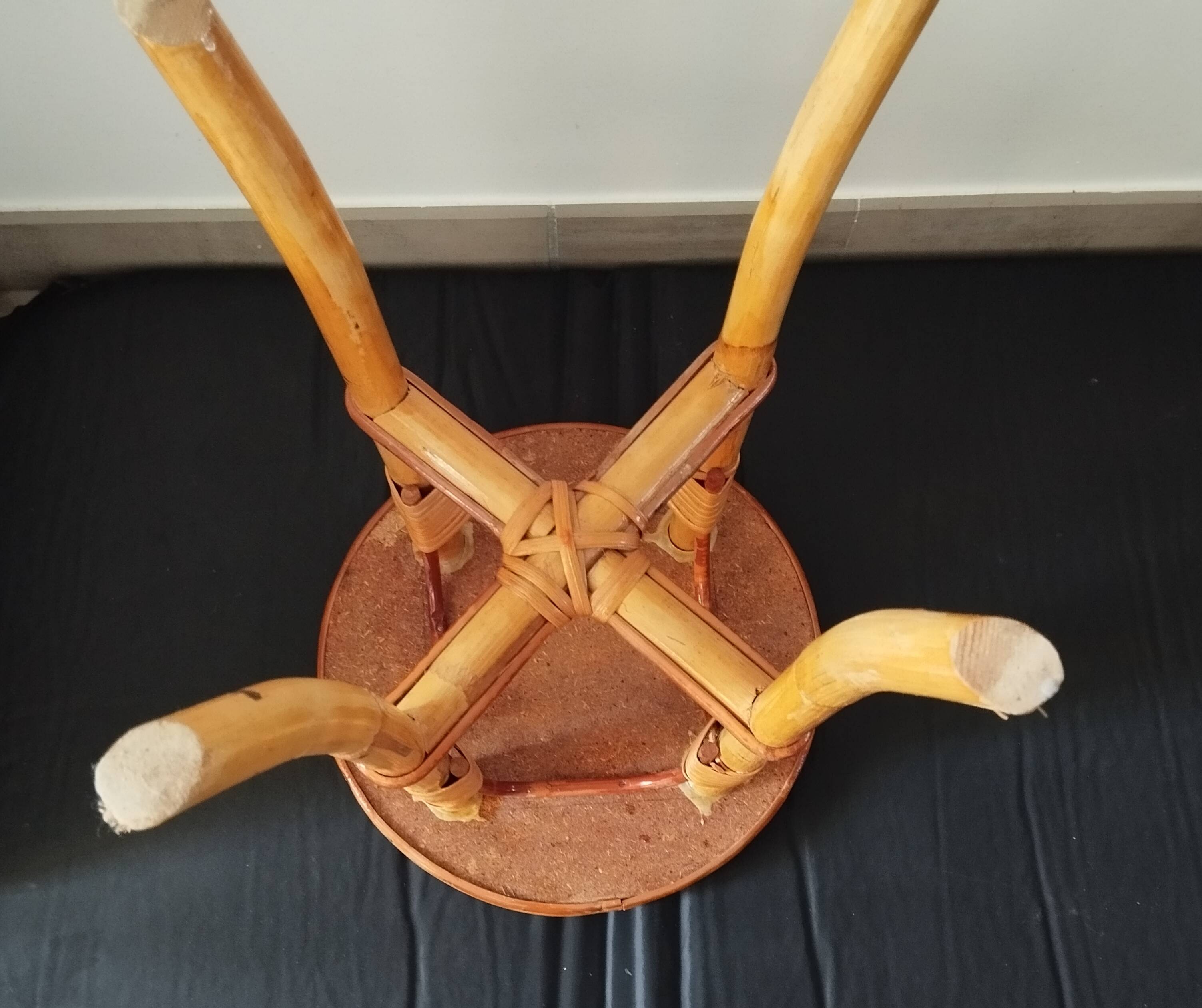 Tabouret vintage en rotin