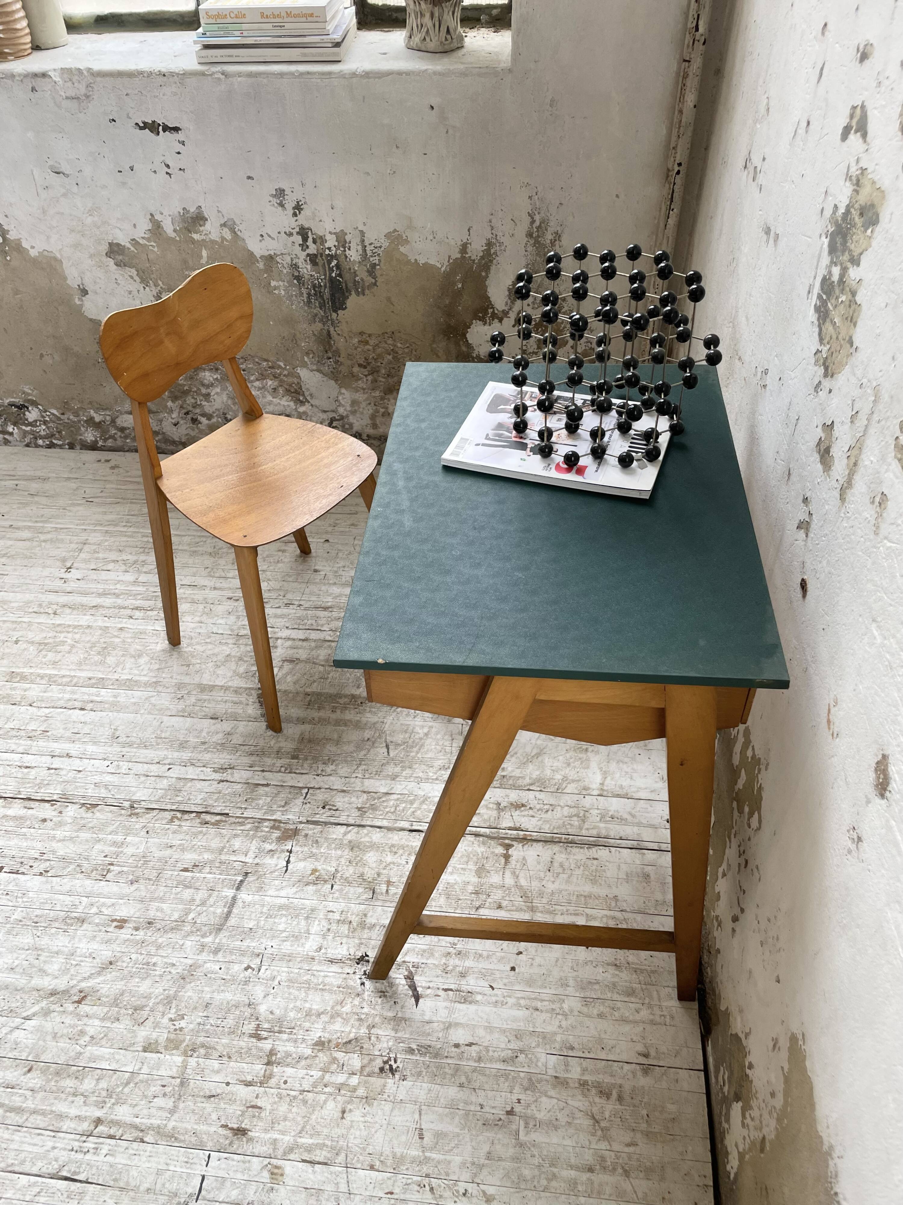 Bureau et chaise enfant pieds compas