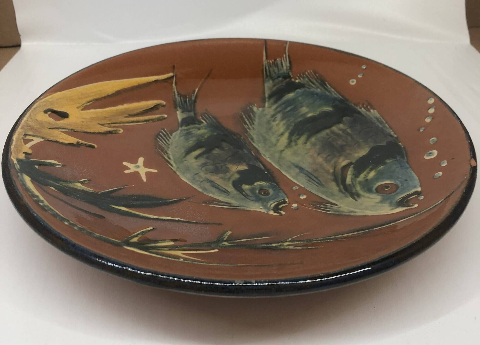 Lluís Puigdemont artisanal dish in enameled ceramic with fish decor