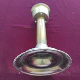 Hand candle holder with automatic candle winding
