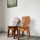 Paire de chaises brutalistes savoyardes en pin