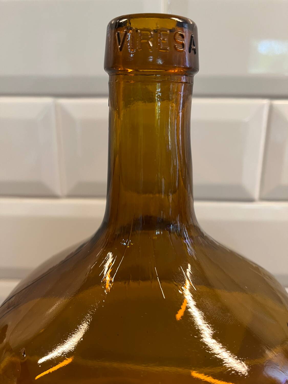 Amber demijohn viresa