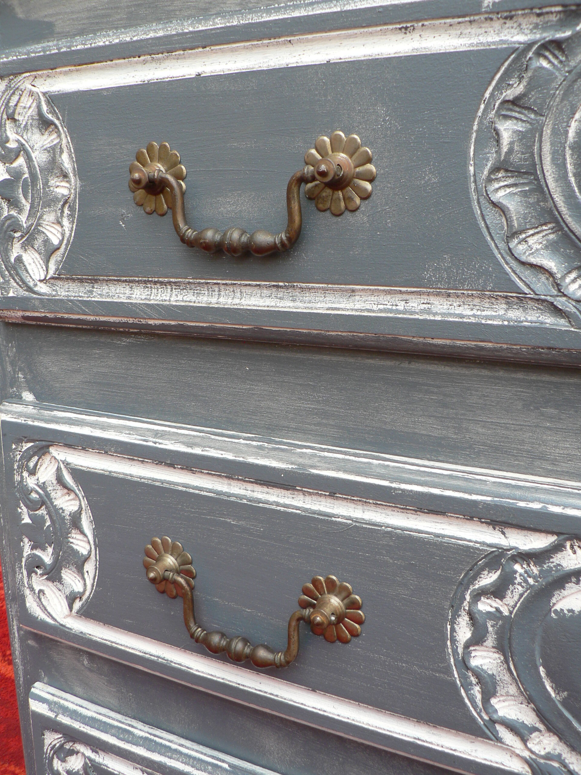 Dresser vintage patina