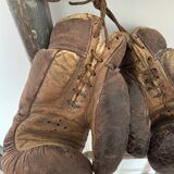 Ancienne paire de gants de boxe en cuir