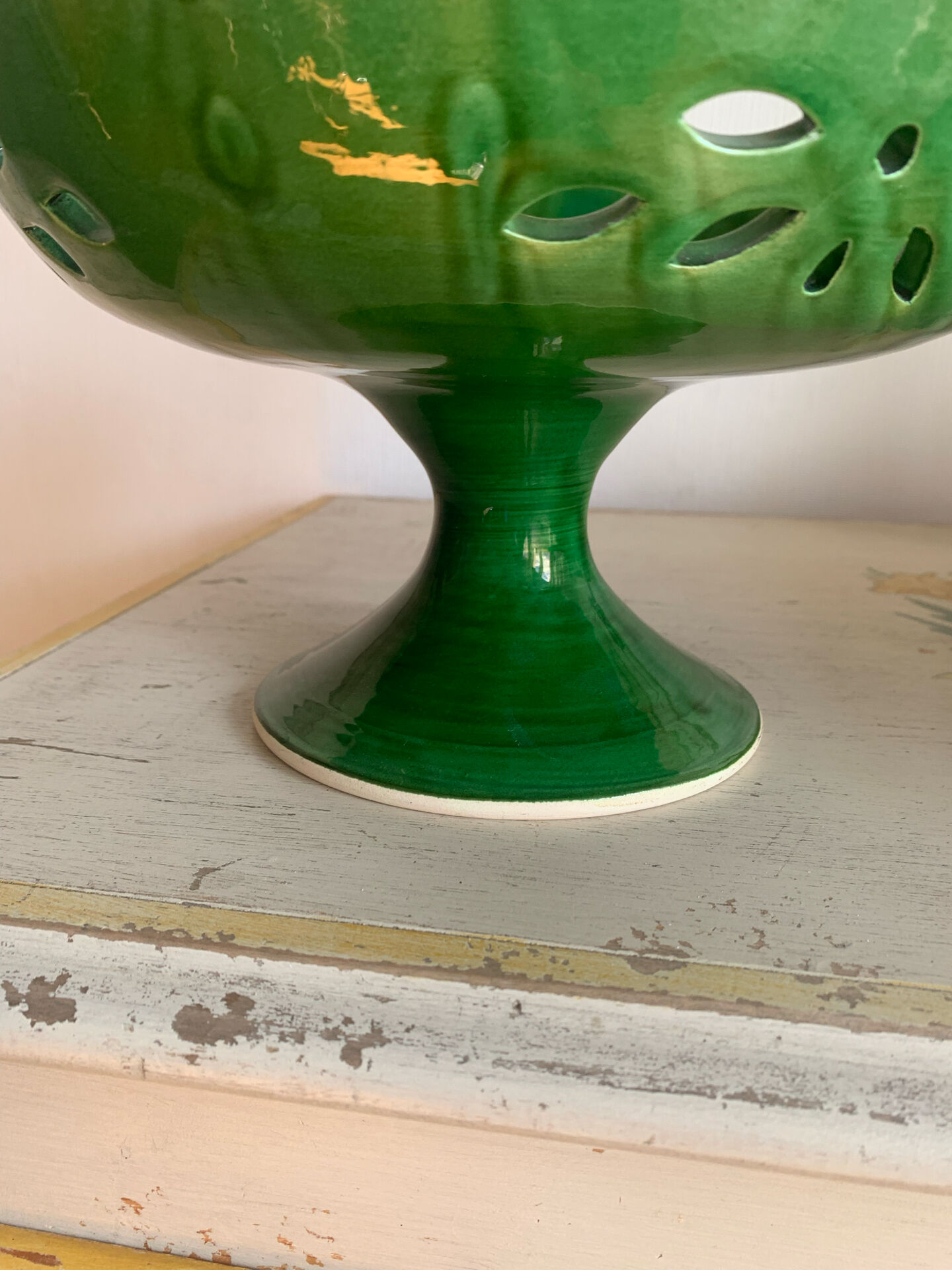 Cup on pedestal / Openwork compote in emerald green ceramic – Vi
