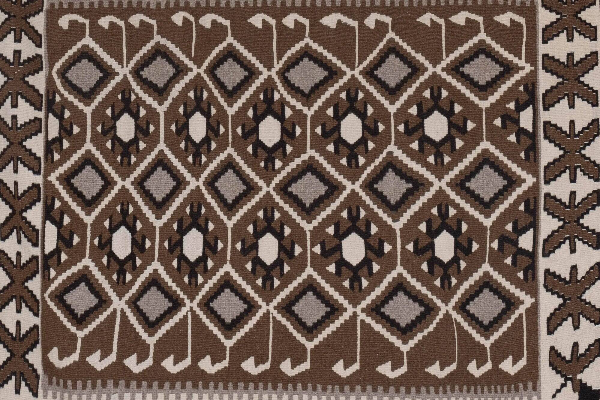 Vintage Turkish kilim, handwoven, 118x140 cm.