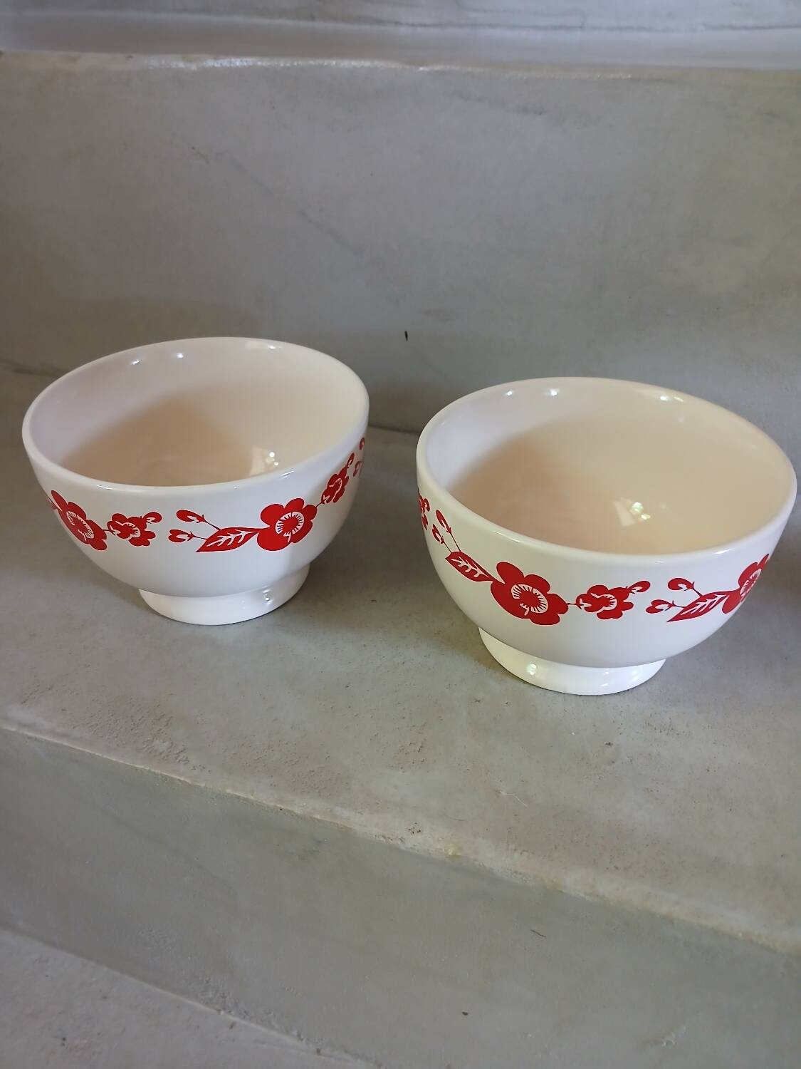 2 vintage bowls