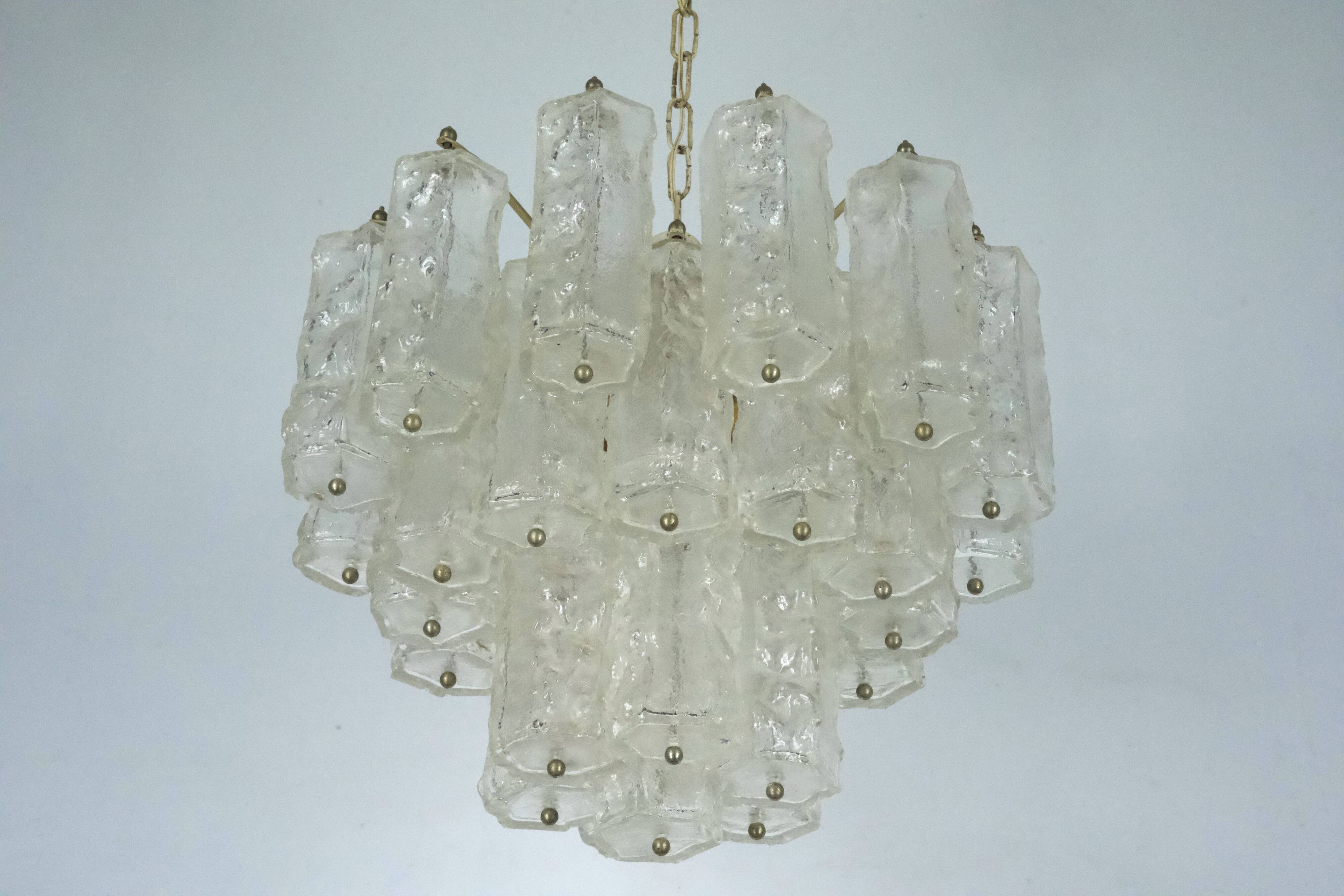 Mid-Century Toni Zuccheri for Venini, corteccia murano glass chandelier. 1960s Italy