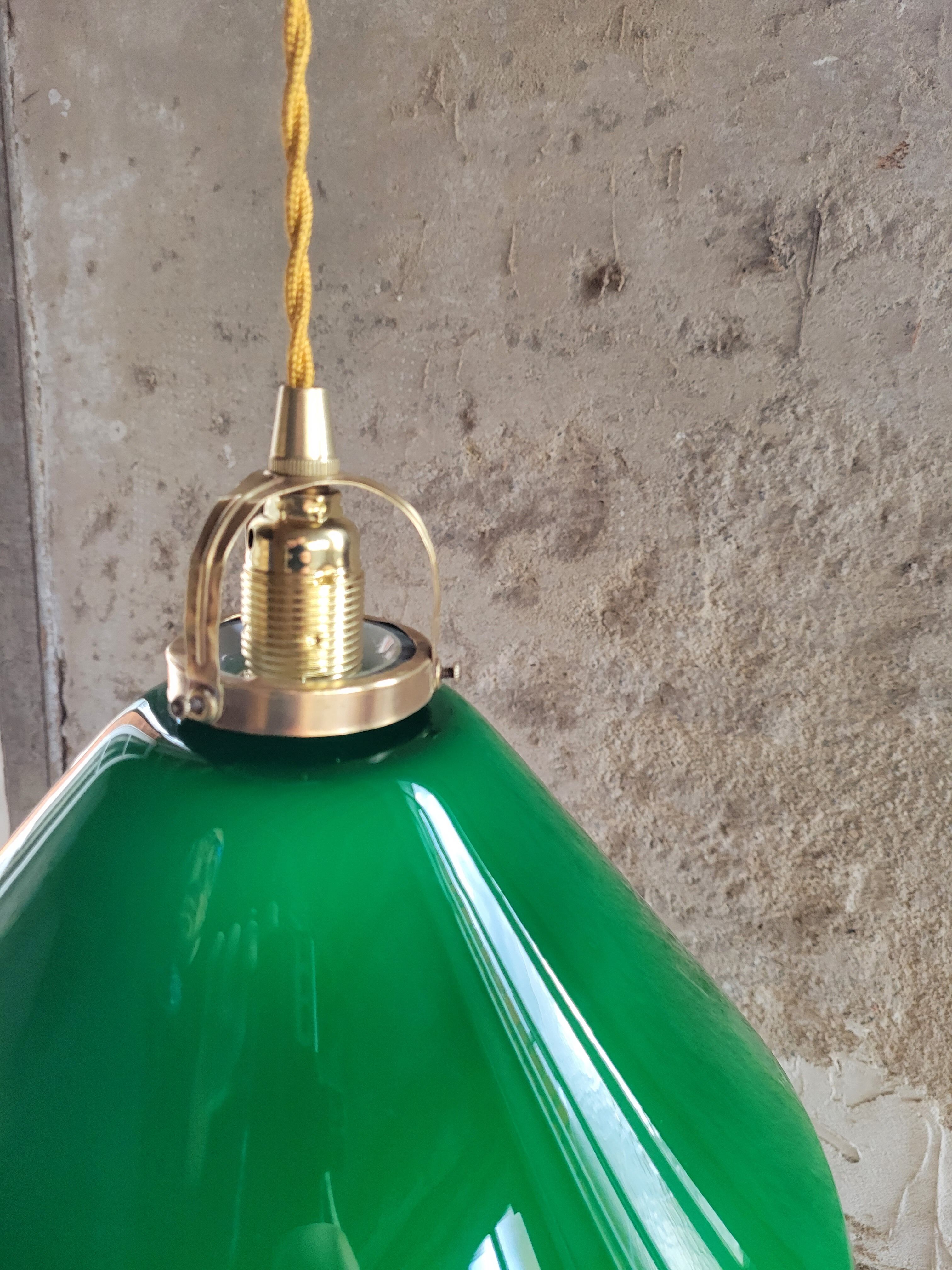 Suspension conique en opaline verte