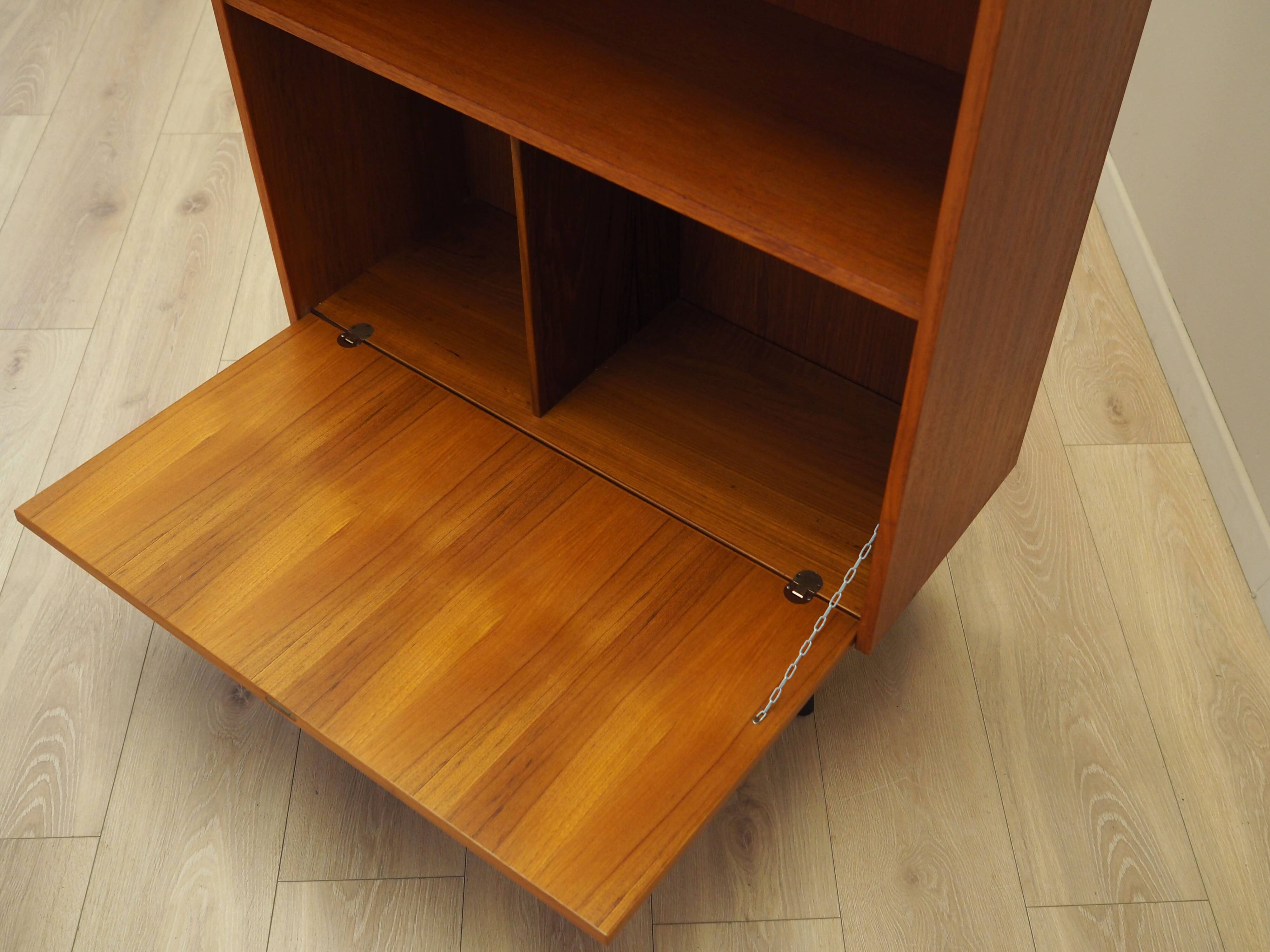 Bibliothèque en teck, design danois, années 1970, production : Danemark