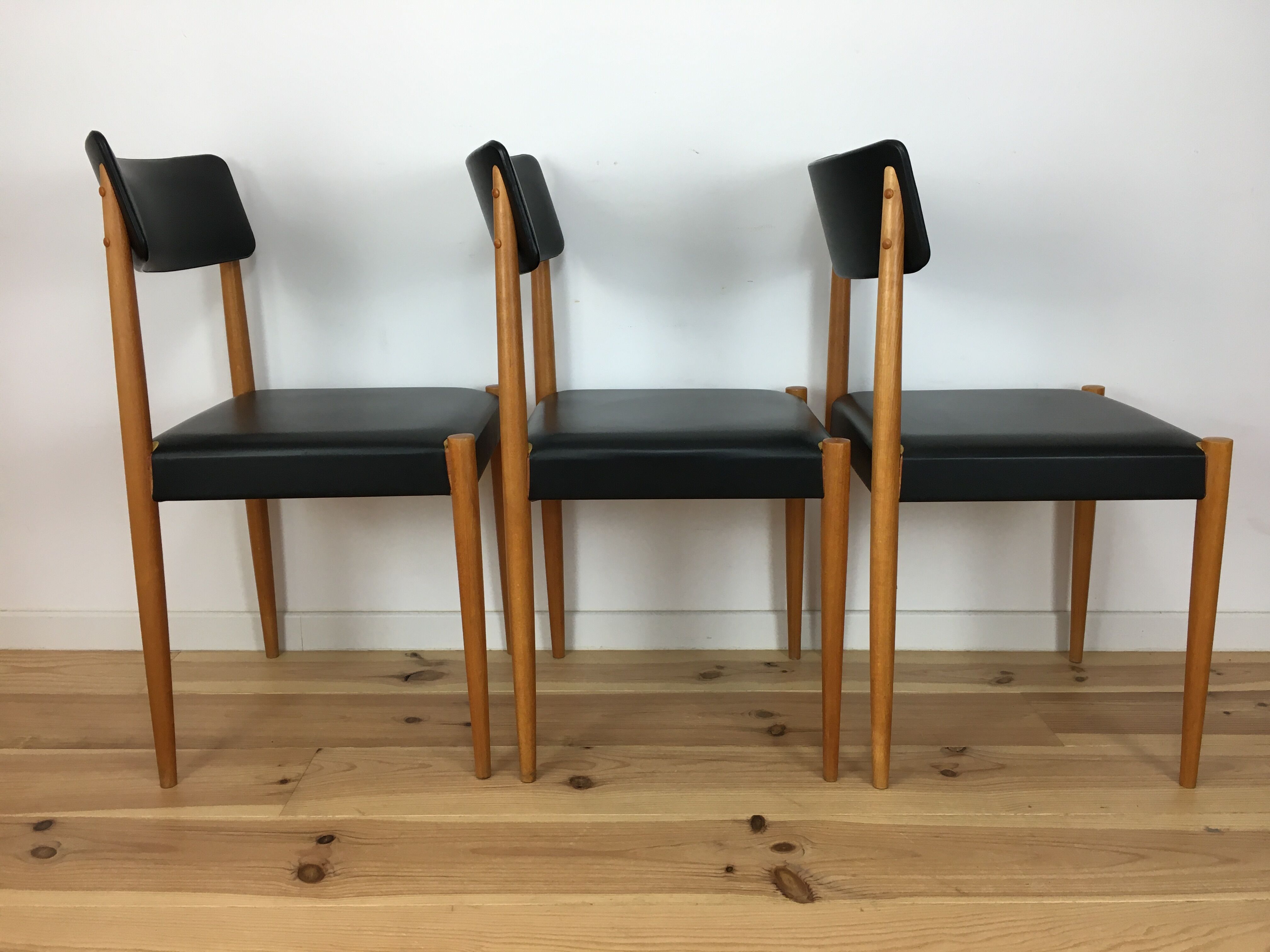 Set de 3 chaises Baumann années 60 hêtre et simili cuir