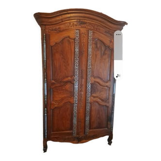 Arlesian walnut cabinet