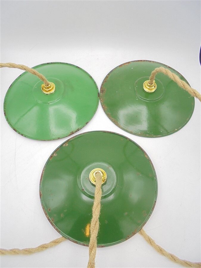 Series of 3 enamelled sheet hanging lamps
