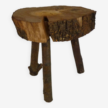 Tabouret de traite tripode en chêne, art paysan Ariège, France (XIXe siècle)